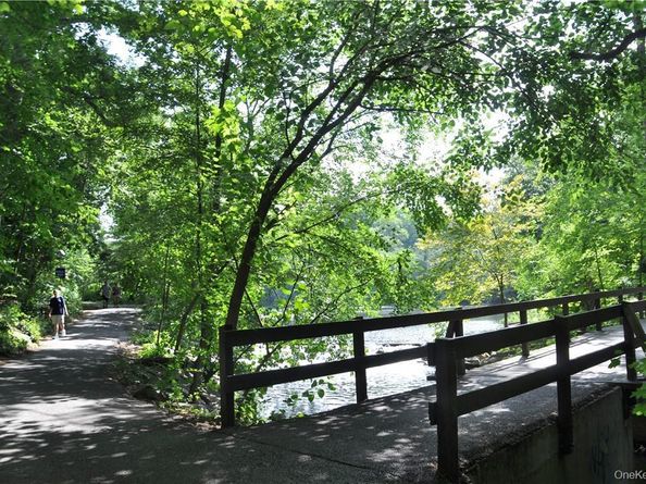 270 Bronxville Road B43, Bronxville NY 10708
