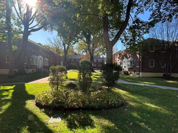 255-10 61st Avenue 907, Little Neck NY 11362