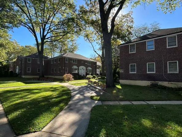 255-10 61st Avenue 907, Little Neck NY 11362