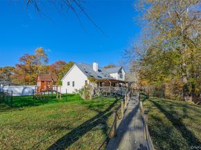 20 Tulip Court, Moriches NY 11955