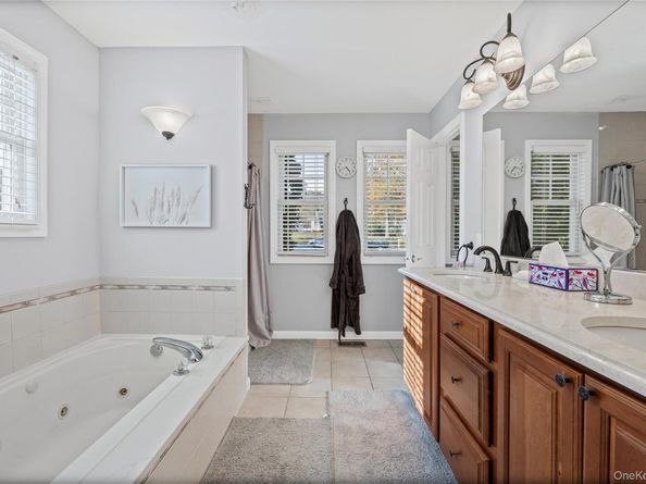 20 Tulip Court, Moriches NY 11955