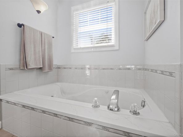 20 Tulip Court, Moriches NY 11955