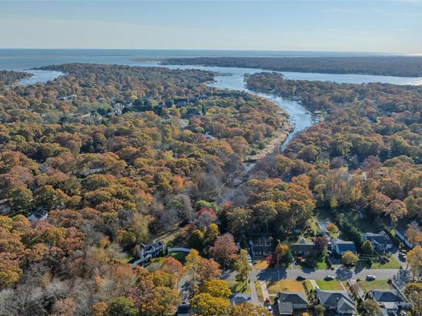 20 Tulip Court, Moriches NY 11955