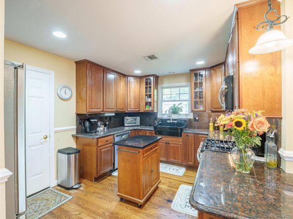 20 Tulip Court, Moriches NY 11955