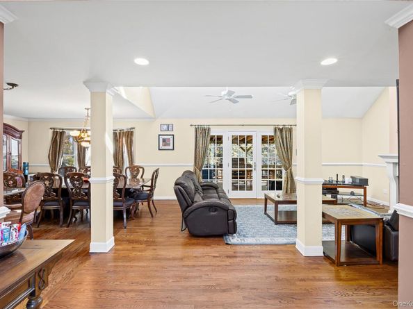 20 Tulip Court, Moriches NY 11955