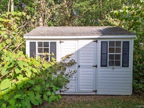 20 Tulip Court, Moriches NY 11955