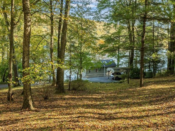 39 Knapp Road, South Salem NY 10590