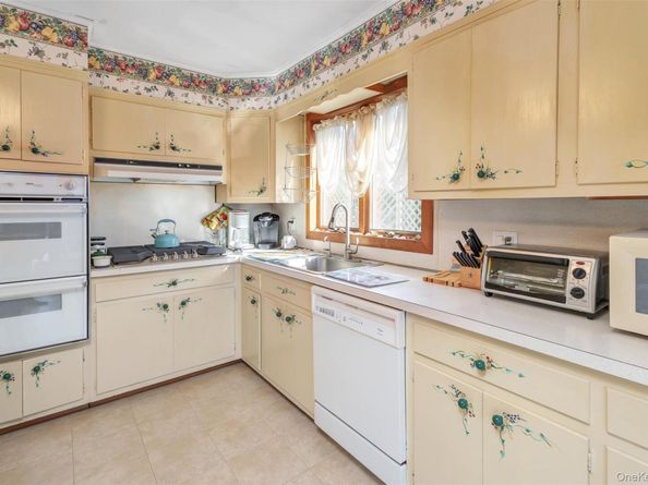 481 Peconic Bay Boulevard, Aquebogue NY 11931
