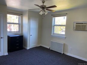 73-24 255th Street H2, Glen Oaks NY 11004