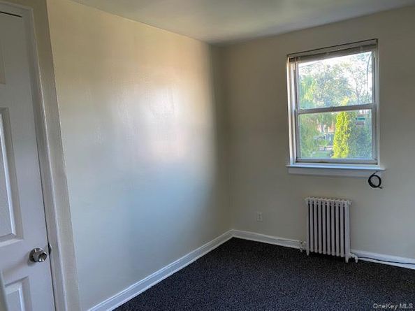 73-24 255th Street H2, Glen Oaks NY 11004