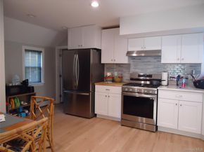 725 W Main Street, Riverhead NY 11901