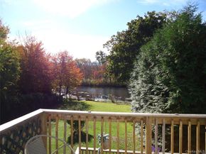 725 W Main Street, Riverhead NY 11901