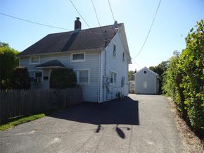 725 W Main Street, Riverhead NY 11901