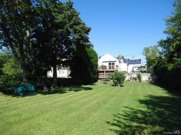 725 W Main Street, Riverhead NY 11901