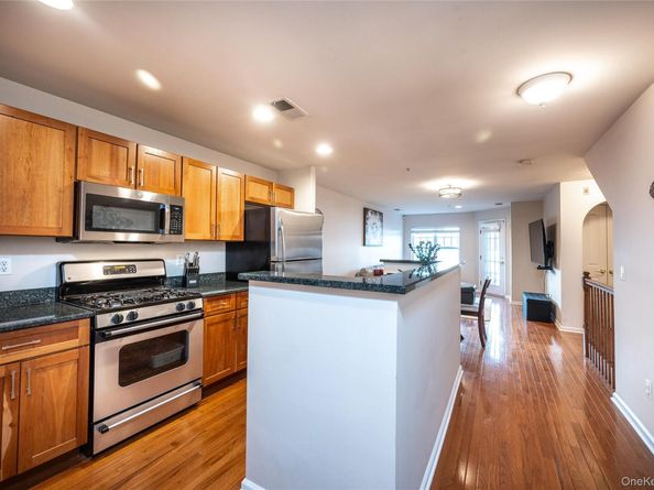 214 Waterside Close, Peekskill NY 10566