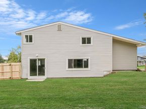 40 Gettysburg Drive, Holbrook NY 11741