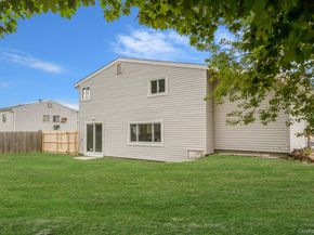 40 Gettysburg Drive, Holbrook NY 11741