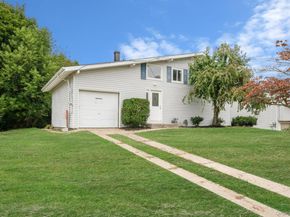 40 Gettysburg Drive, Holbrook NY 11741