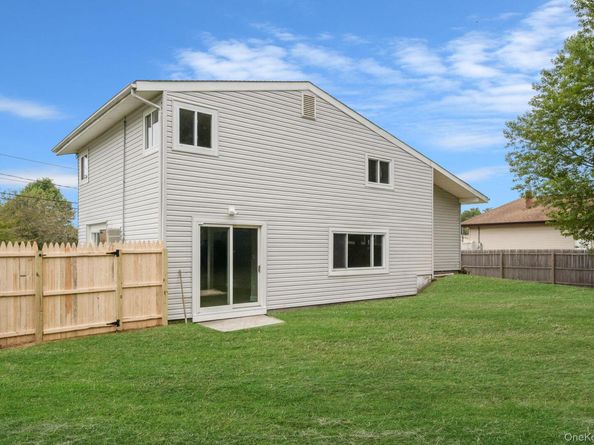 40 Gettysburg Drive, Holbrook NY 11741
