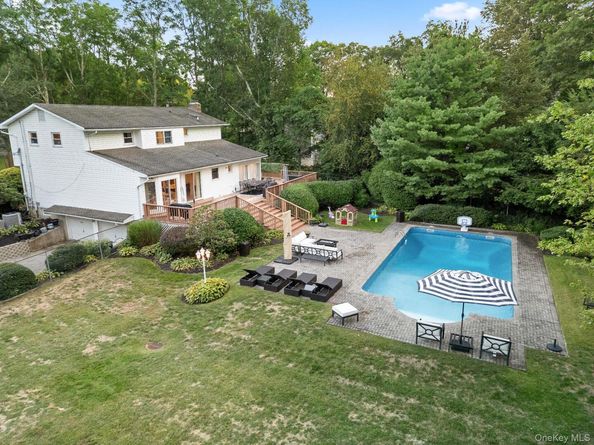461 Wolf Hill Road, Dix Hills NY 11746