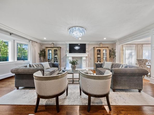 461 Wolf Hill Road, Dix Hills NY 11746