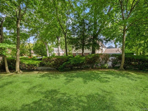 187 Moore Avenue, Freeport NY 11520