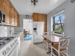 50 Brompton Road 2L, Great Neck NY 11021