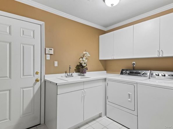 77 The Woods, Commack NY 11725