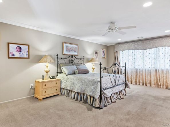 77 The Woods, Commack NY 11725