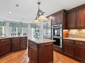 77 The Woods, Commack NY 11725