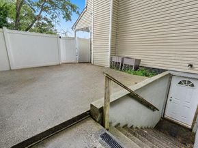 6 13th Street, Selden NY 11784