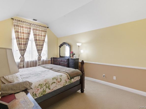 6 13th Street, Selden NY 11784