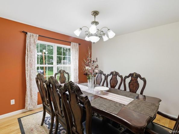 6 13th Street, Selden NY 11784