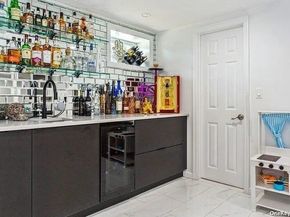 1 Munro Boulevard, Valley Stream NY 11581