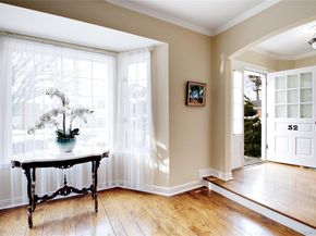 32 Barnard Place, Manhasset NY 11030