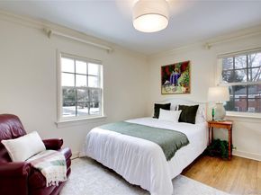 32 Barnard Place, Manhasset NY 11030