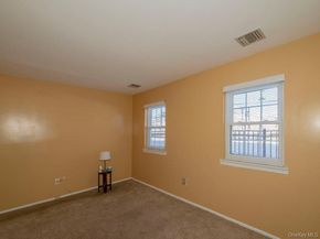 1 Atlantic Avenue 45, Farmingdale NY 11735