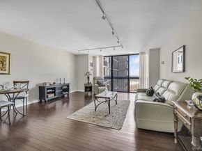 271-10 Grand Central Pkwy 27 Y, Floral Park NY 11005