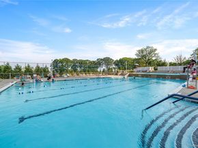 271-10 Grand Central Pkwy 27 Y, Floral Park NY 11005