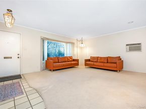 19 Parkdale Drive, Farmingdale NY 11735