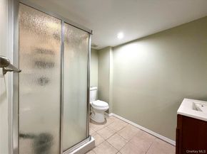101 Rosevale Avenue E, Ronkonkoma NY 11779