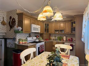 68 Howard Ave Avenue, Freeport NY 11520