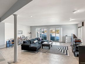 6 Lady Janes Way, Northport NY 11768