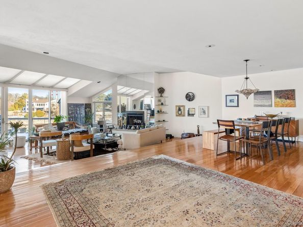 6 Lady Janes Way, Northport NY 11768