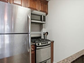 10 Lenox Road 1G, Rockville Centre NY 11570