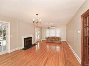 198 Warner Avenue, Roslyn Heights NY 11577