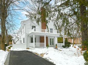 198 Warner Avenue, Roslyn Heights NY 11577