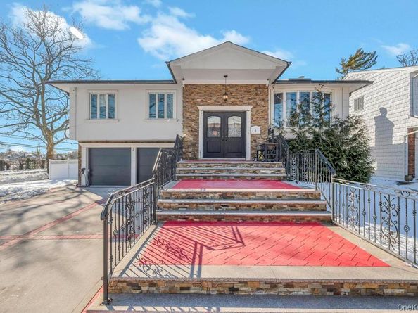 2 Valley Greens Drive, Valley Stream NY 11581