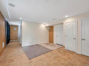 2 Valley Greens Drive, Valley Stream NY 11581