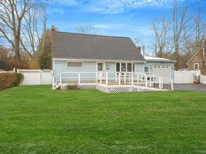 6 Noahs Path, Rocky Point NY 11778